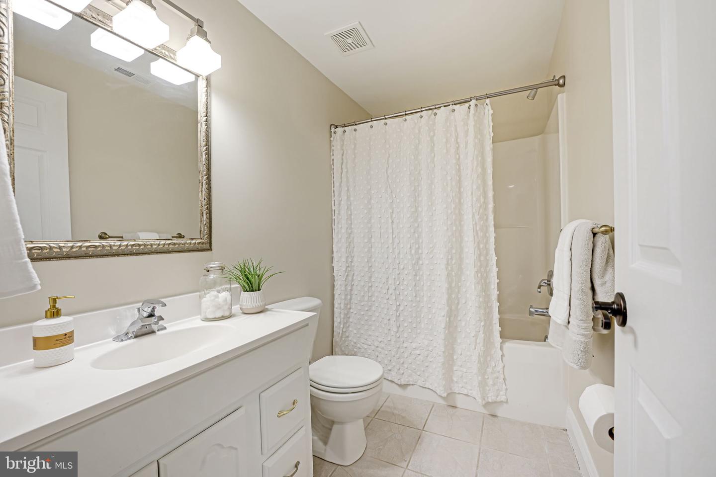 11310 FAWN LAKE PKWY, SPOTSYLVANIA, Virginia 22551, 5 Bedrooms Bedrooms, ,4 BathroomsBathrooms,Residential,For sale,11310 FAWN LAKE PKWY,VASP2032962 MLS # VASP2032962