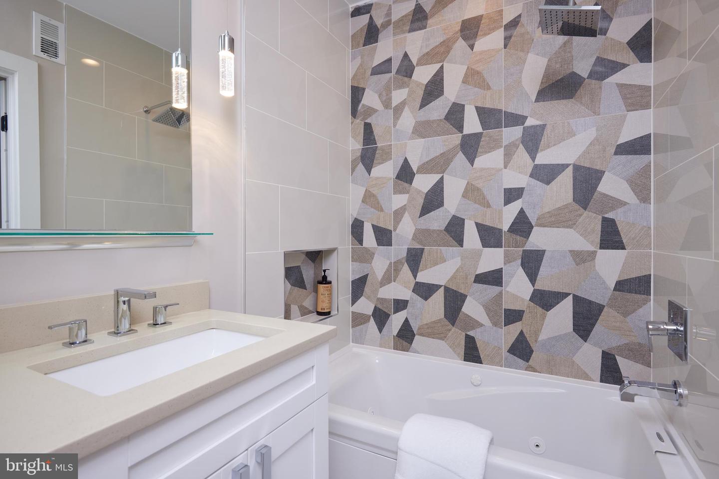 1444 NEWTON ST NW #2, WASHINGTON, District Of Columbia 20010, 3 Bedrooms Bedrooms, ,3 BathroomsBathrooms,Residential,For sale,1444 NEWTON ST NW #2,DCDC2199750 MLS # DCDC2199750