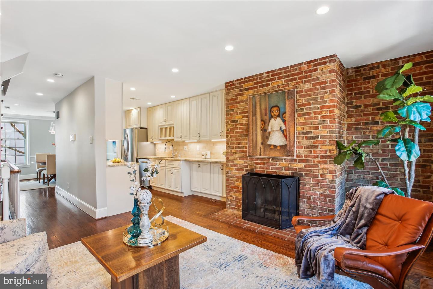 1162 N PITT ST, ALEXANDRIA, Virginia 22314, 2 Bedrooms Bedrooms, ,2 BathroomsBathrooms,Residential,For sale,1162 N PITT ST,VAAX2045152 MLS # VAAX2045152