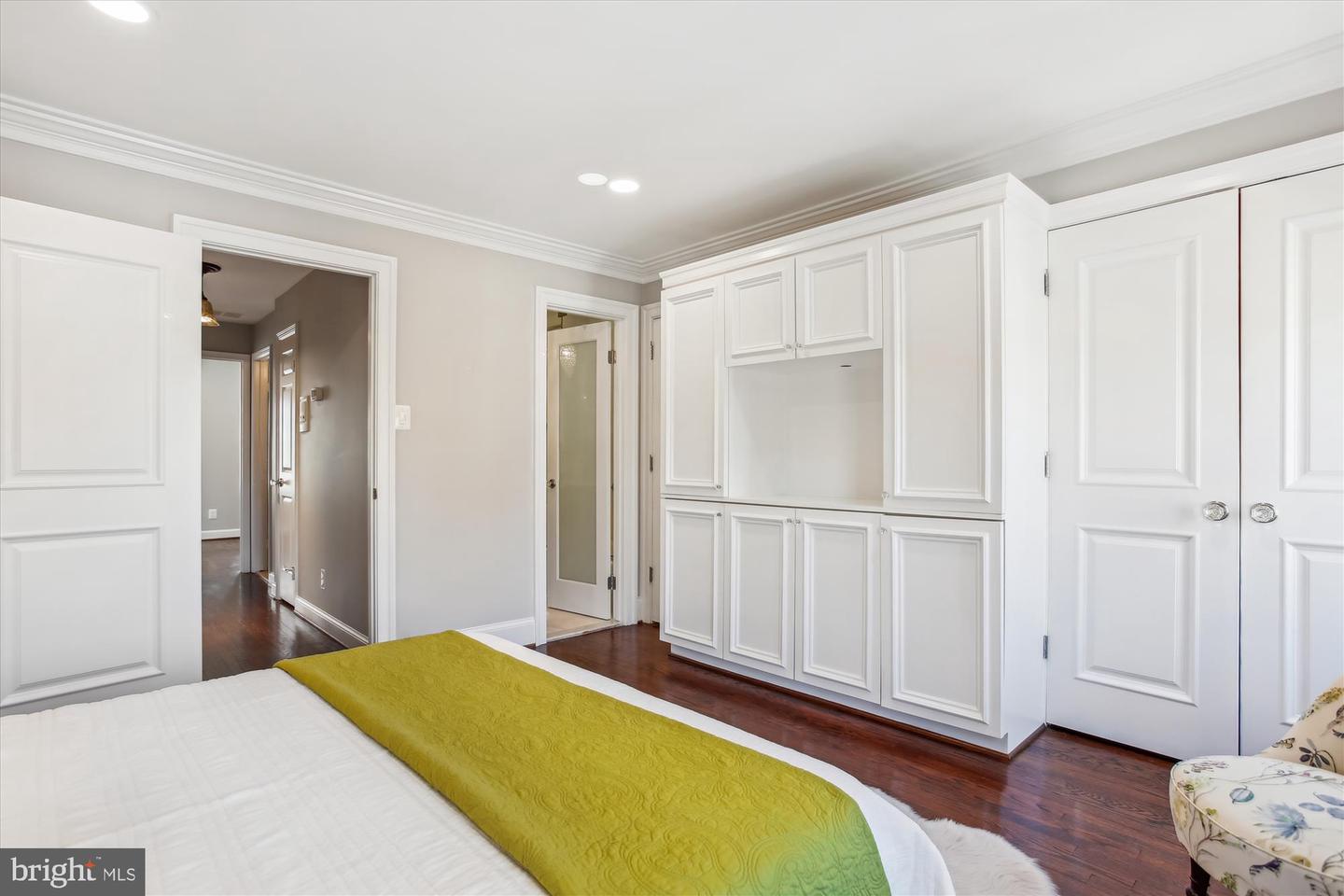 1162 N PITT ST, ALEXANDRIA, Virginia 22314, 2 Bedrooms Bedrooms, ,2 BathroomsBathrooms,Residential,For sale,1162 N PITT ST,VAAX2045152 MLS # VAAX2045152