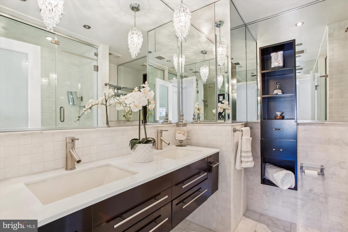 1162 N PITT ST, ALEXANDRIA, Virginia 22314, 2 Bedrooms Bedrooms, ,2 BathroomsBathrooms,Residential,For sale,1162 N PITT ST,VAAX2045152 MLS # VAAX2045152