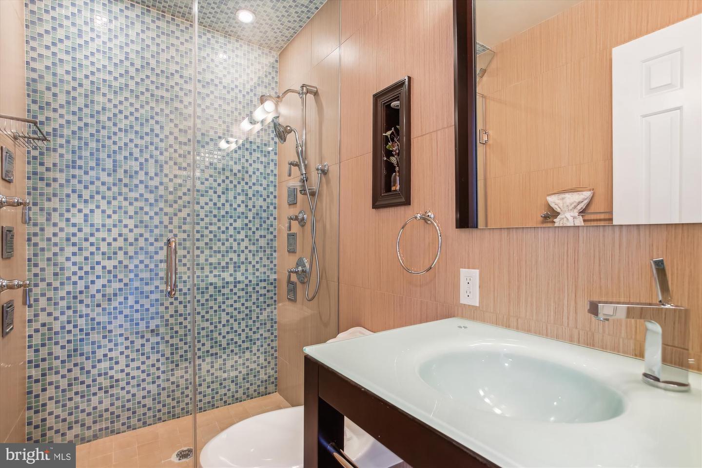 1162 N PITT ST, ALEXANDRIA, Virginia 22314, 2 Bedrooms Bedrooms, ,2 BathroomsBathrooms,Residential,For sale,1162 N PITT ST,VAAX2045152 MLS # VAAX2045152