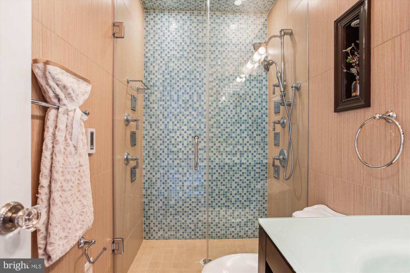 1162 N PITT ST, ALEXANDRIA, Virginia 22314, 2 Bedrooms Bedrooms, ,2 BathroomsBathrooms,Residential,For sale,1162 N PITT ST,VAAX2045152 MLS # VAAX2045152
