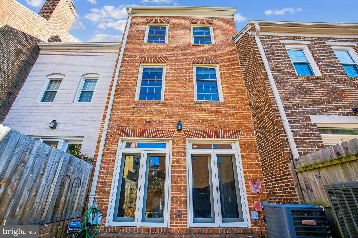 1162 N PITT ST, ALEXANDRIA, Virginia 22314, 2 Bedrooms Bedrooms, ,2 BathroomsBathrooms,Residential,For sale,1162 N PITT ST,VAAX2045152 MLS # VAAX2045152