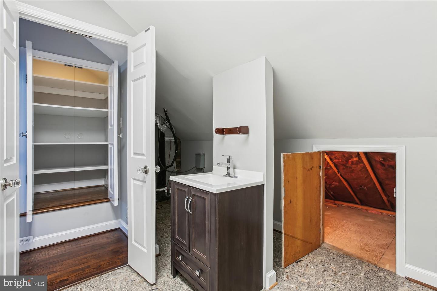 1162 N PITT ST, ALEXANDRIA, Virginia 22314, 2 Bedrooms Bedrooms, ,2 BathroomsBathrooms,Residential,For sale,1162 N PITT ST,VAAX2045152 MLS # VAAX2045152