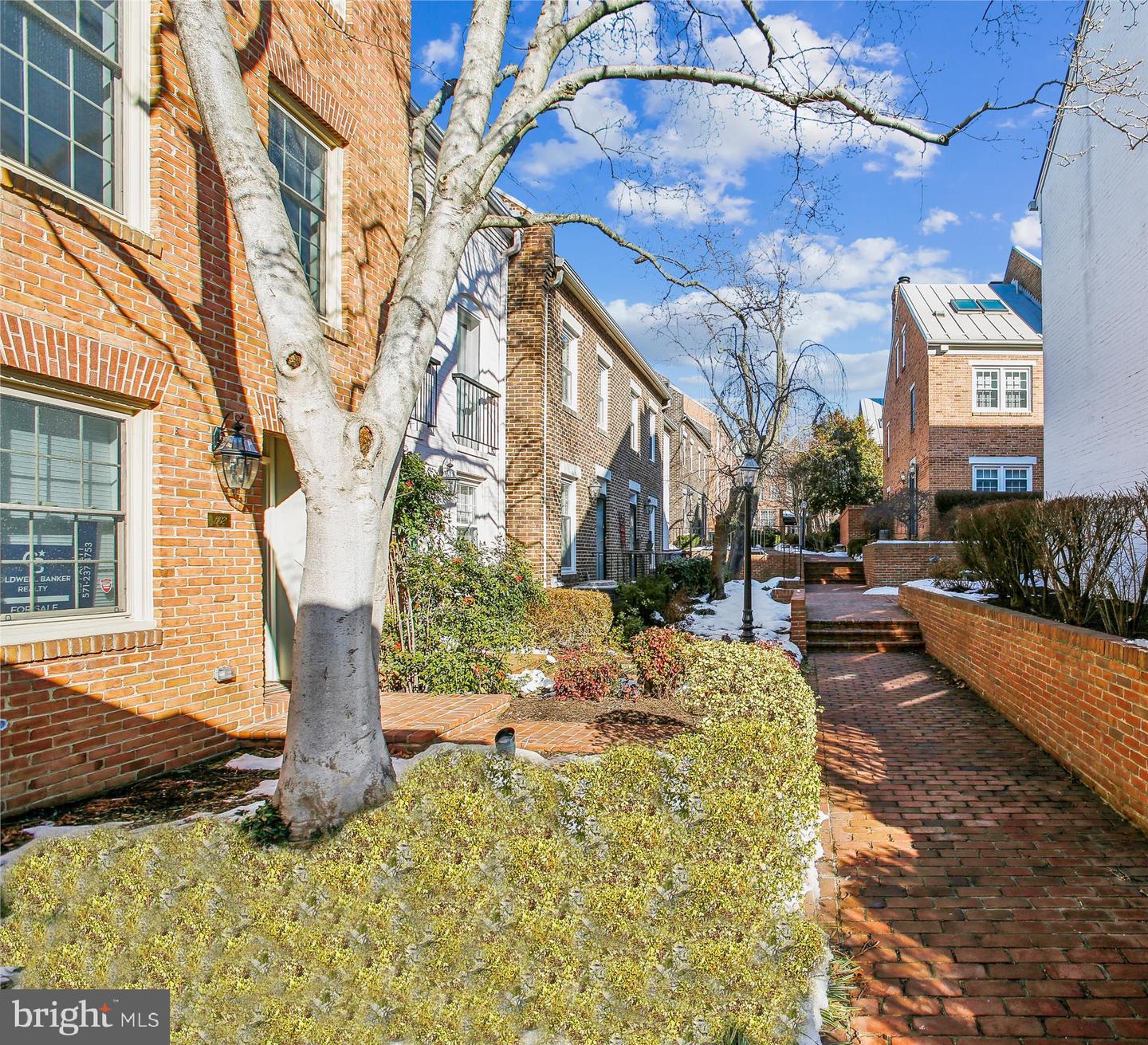 1162 N PITT ST, ALEXANDRIA, Virginia 22314, 2 Bedrooms Bedrooms, ,2 BathroomsBathrooms,Residential,For sale,1162 N PITT ST,VAAX2045152 MLS # VAAX2045152