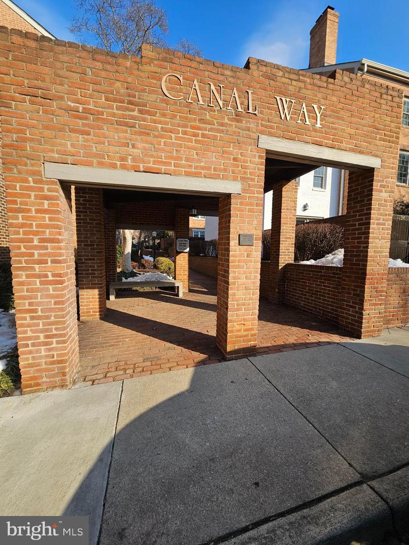 1162 N PITT ST, ALEXANDRIA, Virginia 22314, 2 Bedrooms Bedrooms, ,2 BathroomsBathrooms,Residential,For sale,1162 N PITT ST,VAAX2045152 MLS # VAAX2045152