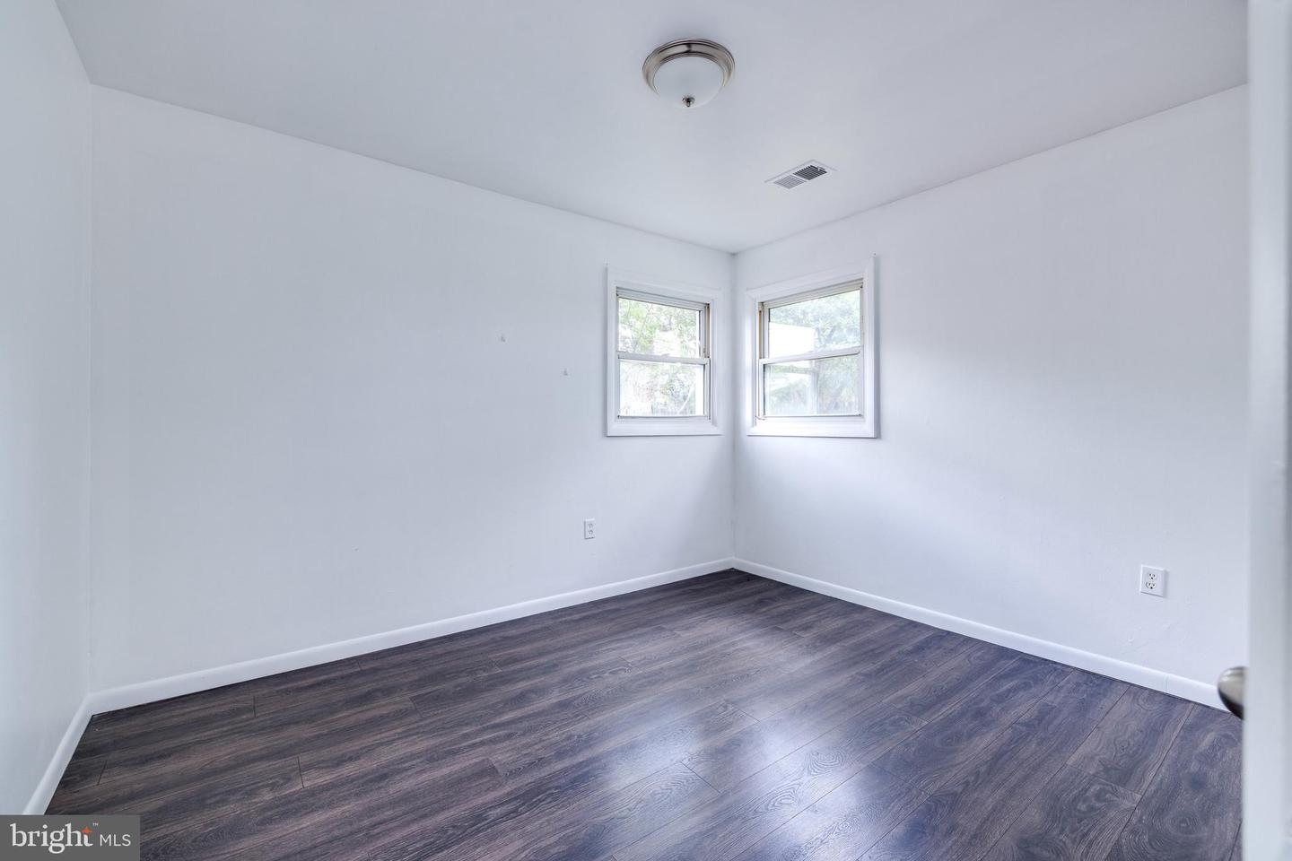 4 COTTAGE DR, LURAY, Virginia 22835, 2 Bedrooms Bedrooms, ,1 BathroomBathrooms,Residential,For sale,4 COTTAGE DR,VAPA2004884 MLS # VAPA2004884