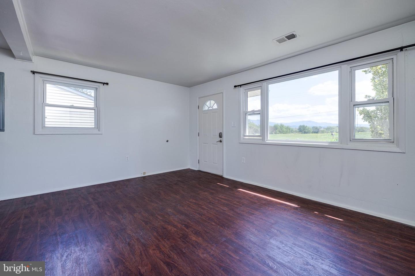 4 COTTAGE DR, LURAY, Virginia 22835, 2 Bedrooms Bedrooms, ,1 BathroomBathrooms,Residential,For sale,4 COTTAGE DR,VAPA2004884 MLS # VAPA2004884
