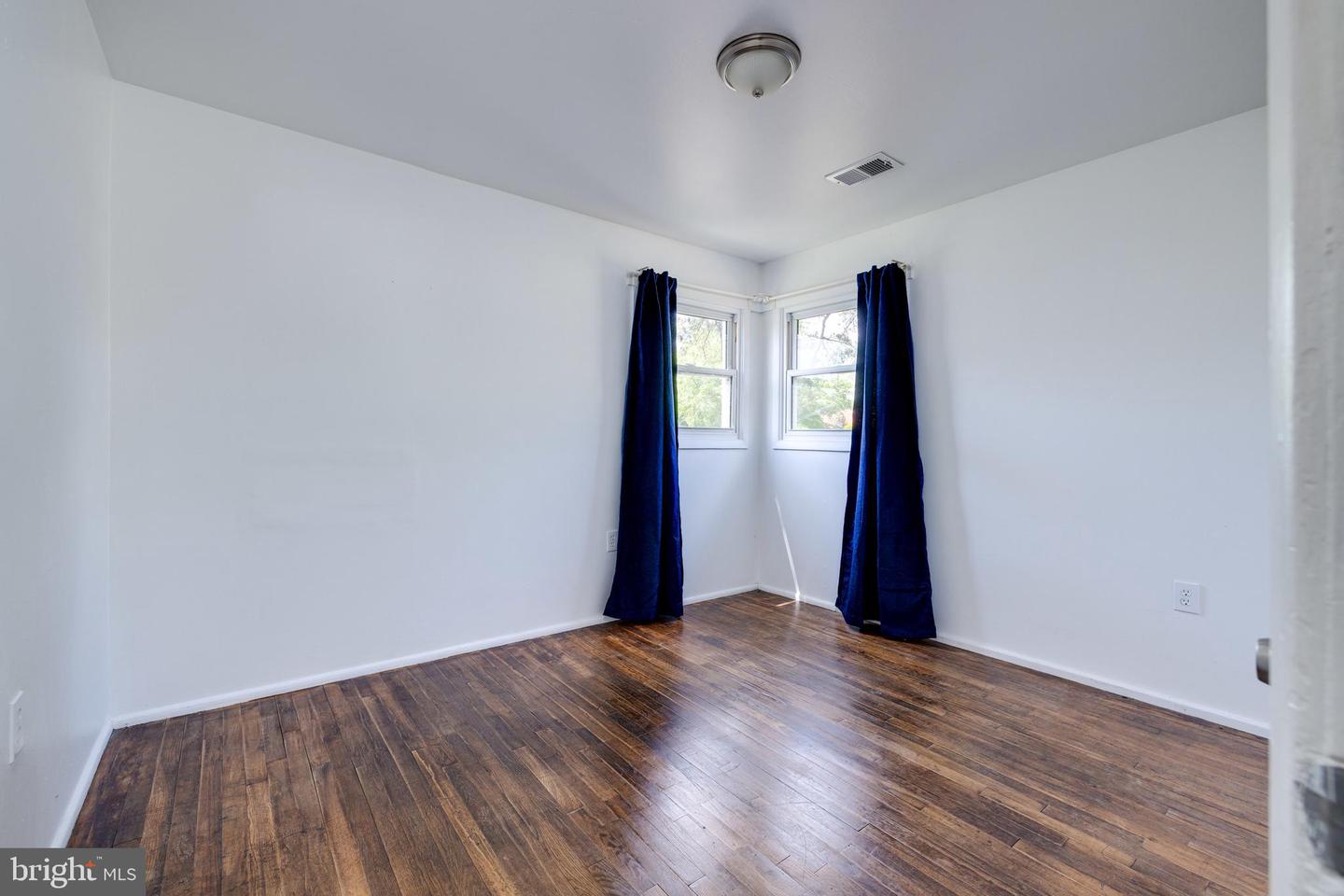 4 COTTAGE DR, LURAY, Virginia 22835, 2 Bedrooms Bedrooms, ,1 BathroomBathrooms,Residential,For sale,4 COTTAGE DR,VAPA2004884 MLS # VAPA2004884