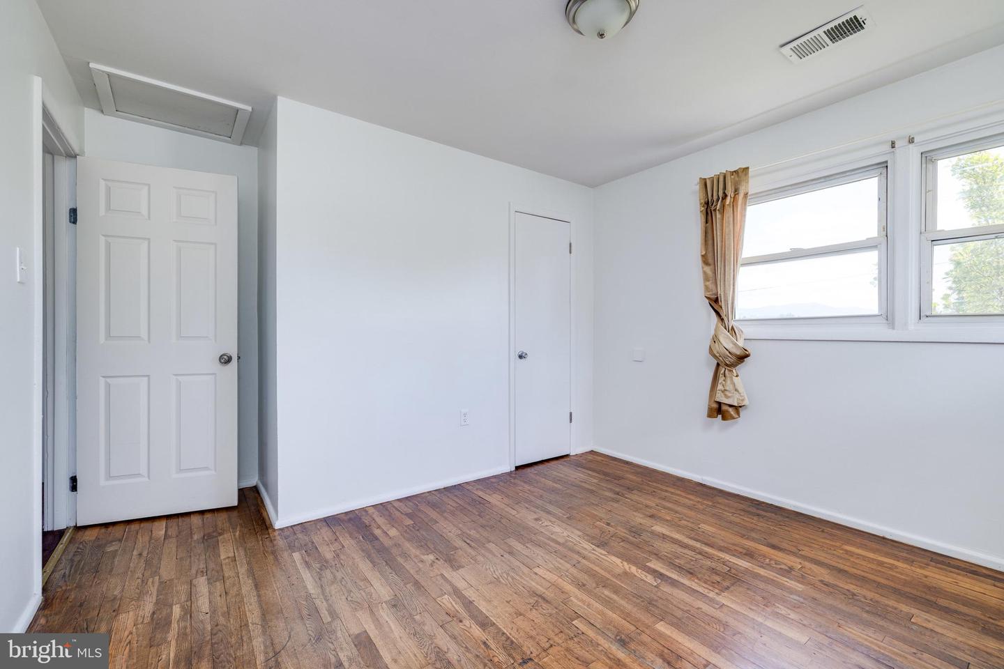 4 COTTAGE DR, LURAY, Virginia 22835, 2 Bedrooms Bedrooms, ,1 BathroomBathrooms,Residential,For sale,4 COTTAGE DR,VAPA2004884 MLS # VAPA2004884