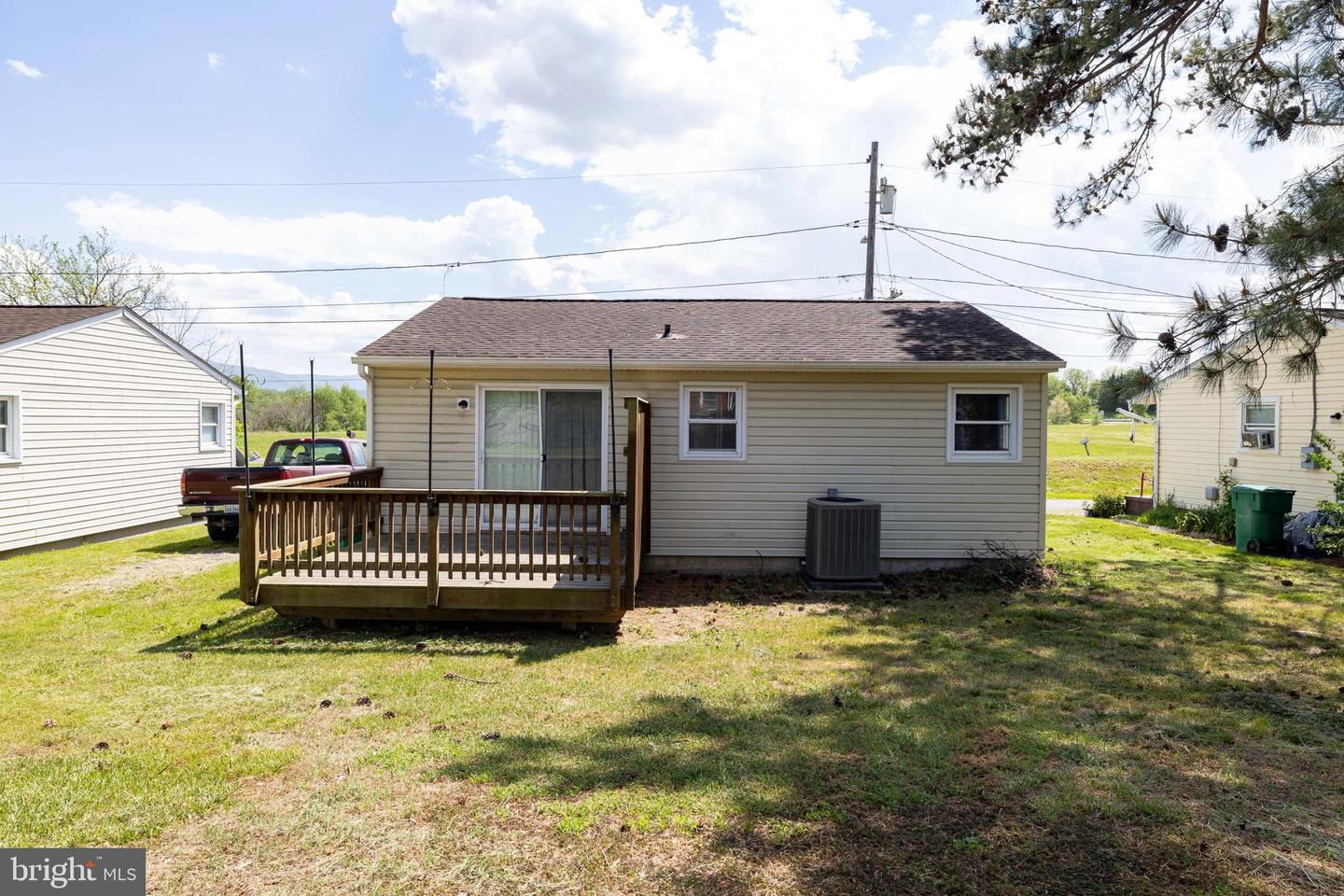 4 COTTAGE DR, LURAY, Virginia 22835, 2 Bedrooms Bedrooms, ,1 BathroomBathrooms,Residential,For sale,4 COTTAGE DR,VAPA2004884 MLS # VAPA2004884