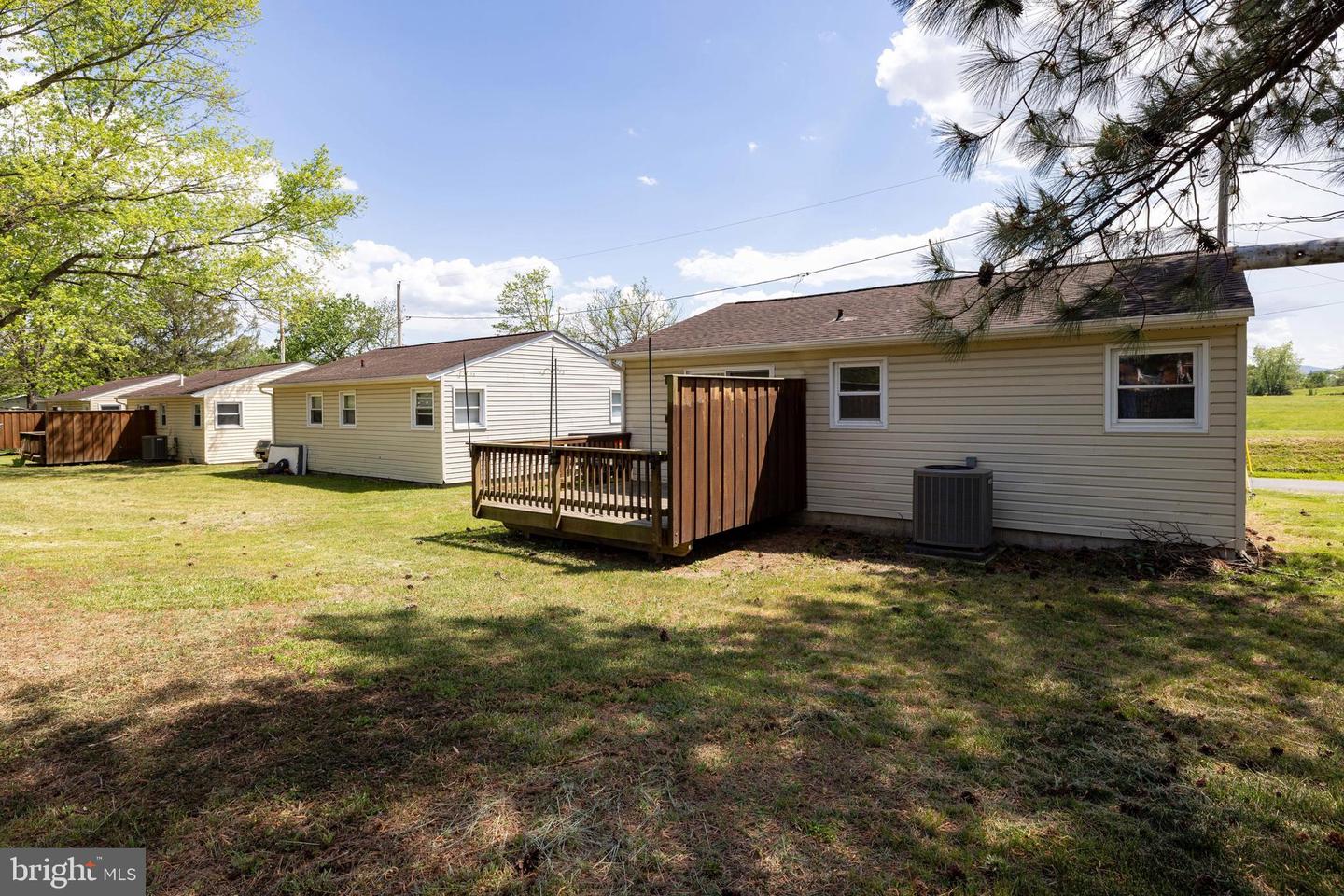 4 COTTAGE DR, LURAY, Virginia 22835, 2 Bedrooms Bedrooms, ,1 BathroomBathrooms,Residential,For sale,4 COTTAGE DR,VAPA2004884 MLS # VAPA2004884