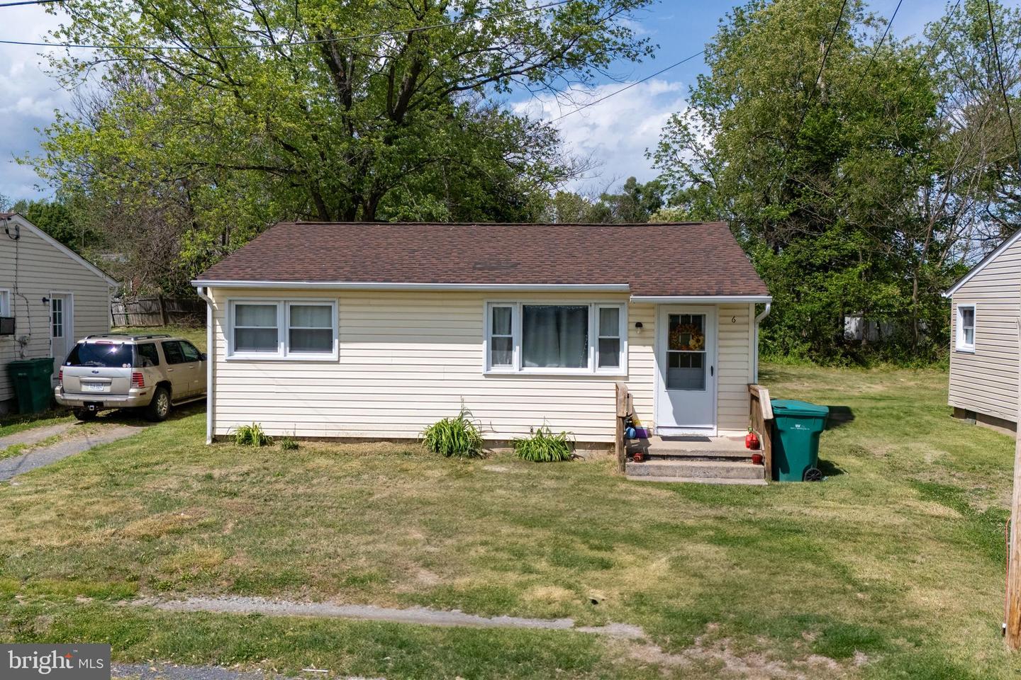 4 COTTAGE DR, LURAY, Virginia 22835, 2 Bedrooms Bedrooms, ,1 BathroomBathrooms,Residential,For sale,4 COTTAGE DR,VAPA2004884 MLS # VAPA2004884