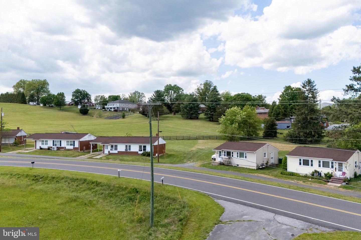 4 COTTAGE DR, LURAY, Virginia 22835, 2 Bedrooms Bedrooms, ,1 BathroomBathrooms,Residential,For sale,4 COTTAGE DR,VAPA2004884 MLS # VAPA2004884
