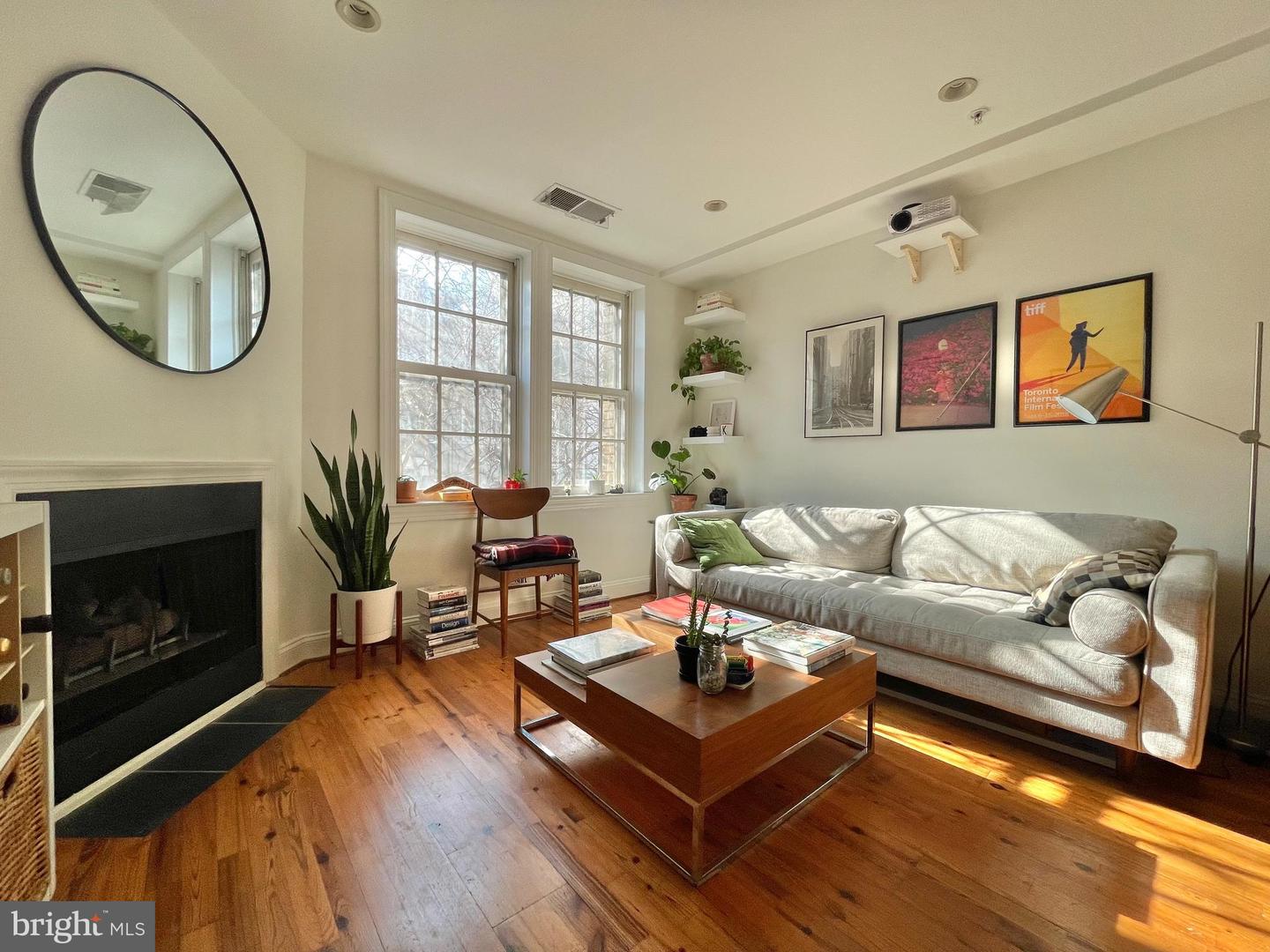 1731 WILLARD ST NW #201, WASHINGTON, District Of Columbia 20009, 1 Bedroom Bedrooms, ,1 BathroomBathrooms,Residential,For sale,1731 WILLARD ST NW #201,DCDC2199858 MLS # DCDC2199858