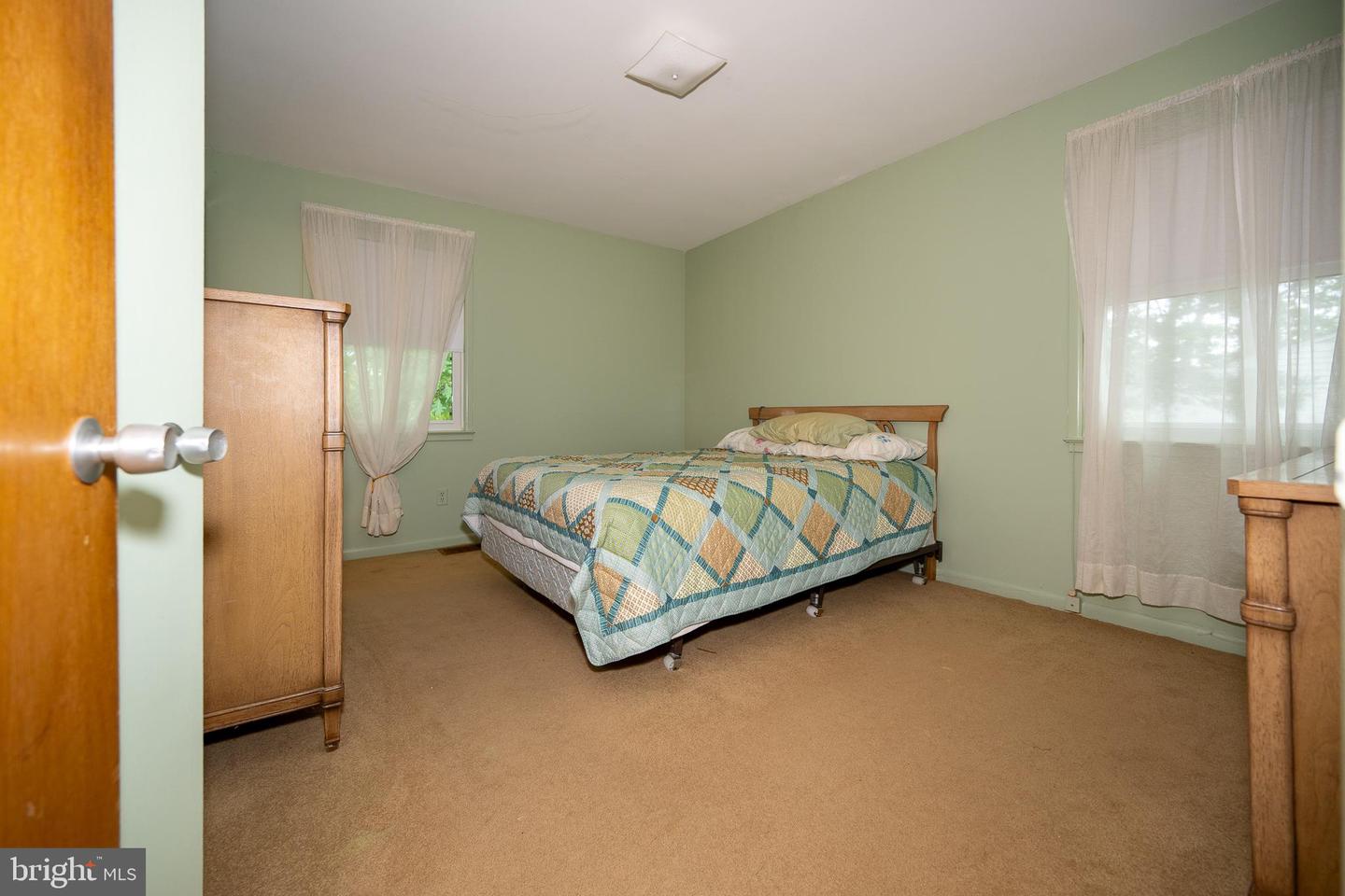 402 OLD COURTHOUSE RD NE, VIENNA, Virginia 22180, 5 Bedrooms Bedrooms, ,3 BathroomsBathrooms,Residential,For sale,402 OLD COURTHOUSE RD NE,VAFX2239804 MLS # VAFX2239804