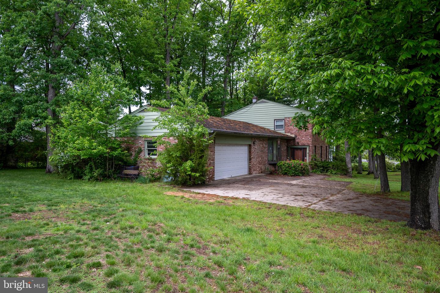 402 OLD COURTHOUSE RD NE, VIENNA, Virginia 22180, 5 Bedrooms Bedrooms, ,3 BathroomsBathrooms,Residential,For sale,402 OLD COURTHOUSE RD NE,VAFX2239804 MLS # VAFX2239804