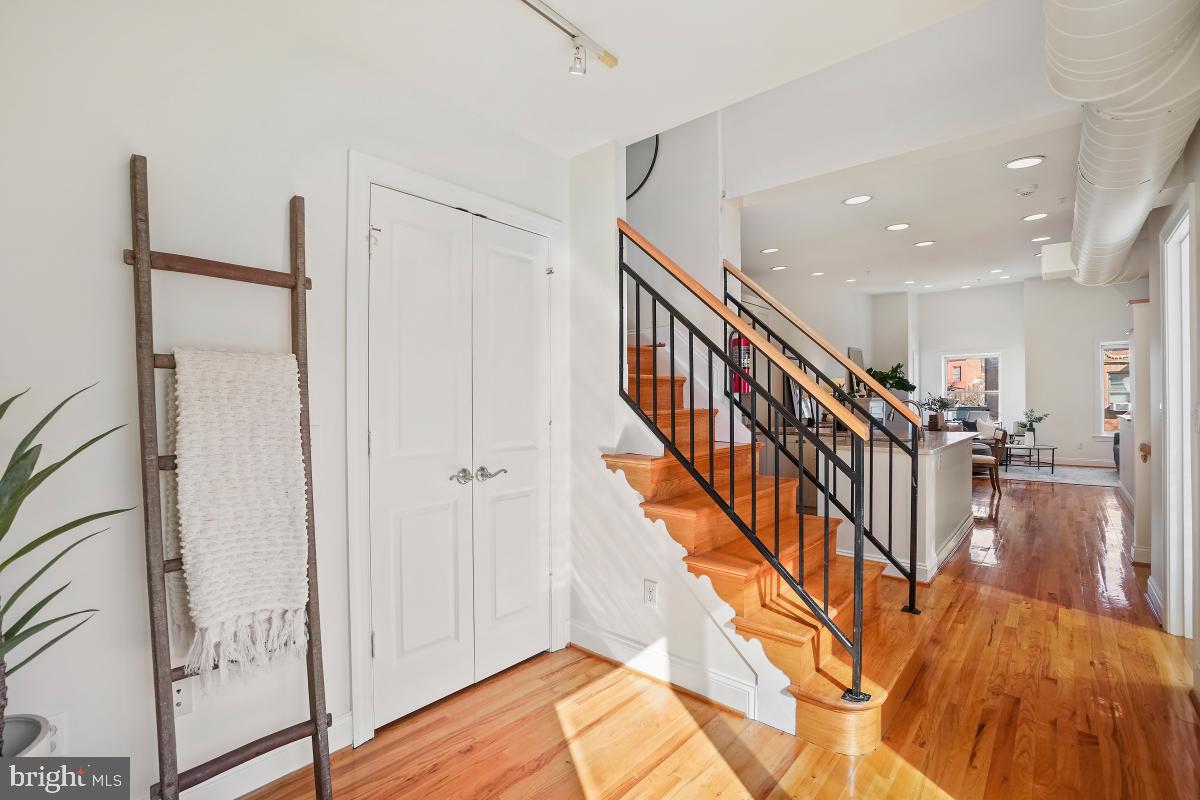 1832 SWANN ST NW #D, WASHINGTON, District Of Columbia 20009, 2 Bedrooms Bedrooms, ,2 BathroomsBathrooms,Residential,For sale,1832 SWANN ST NW #D,DCDC2199772 MLS # DCDC2199772