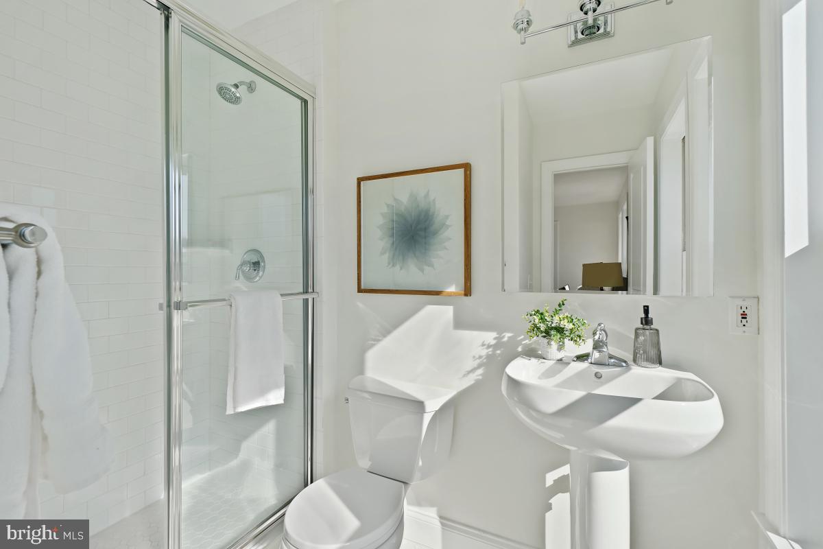 1832 SWANN ST NW #D, WASHINGTON, District Of Columbia 20009, 2 Bedrooms Bedrooms, ,2 BathroomsBathrooms,Residential,For sale,1832 SWANN ST NW #D,DCDC2199772 MLS # DCDC2199772