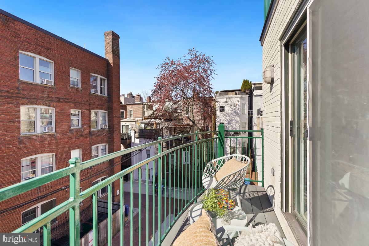 1832 SWANN ST NW #D, WASHINGTON, District Of Columbia 20009, 2 Bedrooms Bedrooms, ,2 BathroomsBathrooms,Residential,For sale,1832 SWANN ST NW #D,DCDC2199772 MLS # DCDC2199772