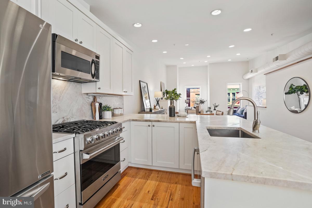 1832 SWANN ST NW #D, WASHINGTON, District Of Columbia 20009, 2 Bedrooms Bedrooms, ,2 BathroomsBathrooms,Residential,For sale,1832 SWANN ST NW #D,DCDC2199772 MLS # DCDC2199772