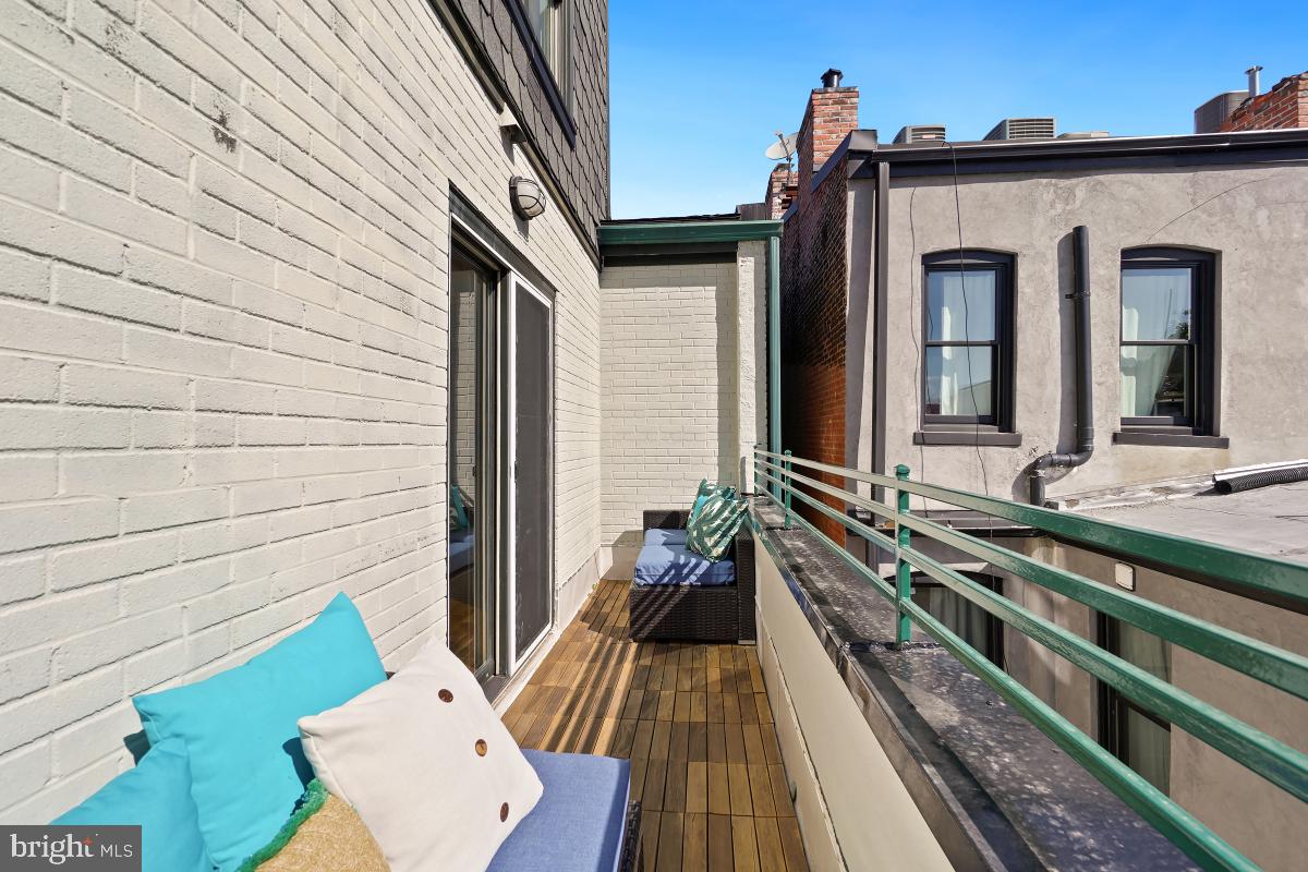 1832 SWANN ST NW #D, WASHINGTON, District Of Columbia 20009, 2 Bedrooms Bedrooms, ,2 BathroomsBathrooms,Residential,For sale,1832 SWANN ST NW #D,DCDC2199772 MLS # DCDC2199772