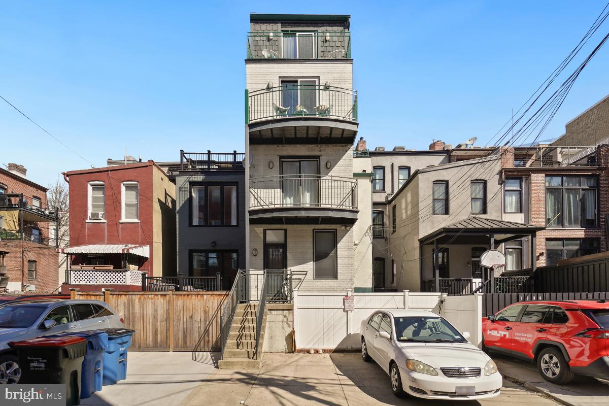 1832 SWANN ST NW #D, WASHINGTON, District Of Columbia 20009, 2 Bedrooms Bedrooms, ,2 BathroomsBathrooms,Residential,For sale,1832 SWANN ST NW #D,DCDC2199772 MLS # DCDC2199772