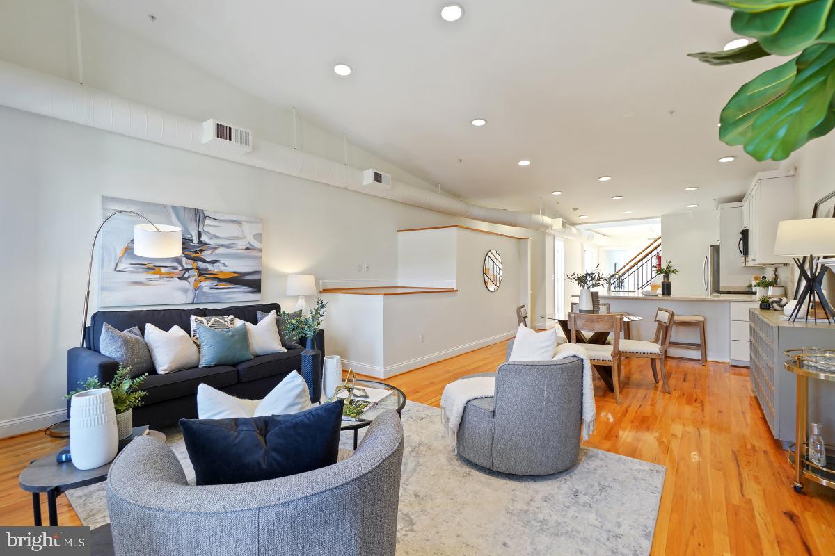 1832 SWANN ST NW #D, WASHINGTON, District Of Columbia 20009, 2 Bedrooms Bedrooms, ,2 BathroomsBathrooms,Residential,For sale,1832 SWANN ST NW #D,DCDC2199772 MLS # DCDC2199772