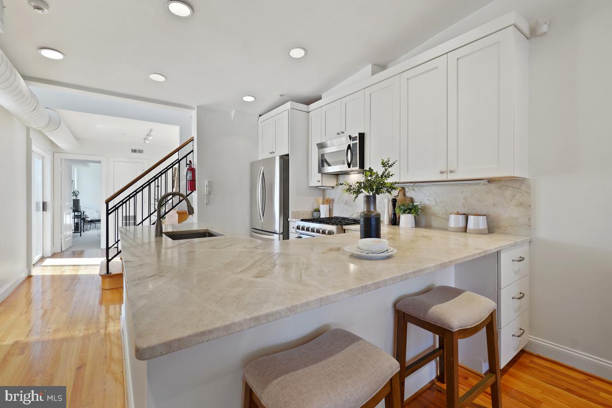 1832 SWANN ST NW #D, WASHINGTON, District Of Columbia 20009, 2 Bedrooms Bedrooms, ,2 BathroomsBathrooms,Residential,For sale,1832 SWANN ST NW #D,DCDC2199772 MLS # DCDC2199772