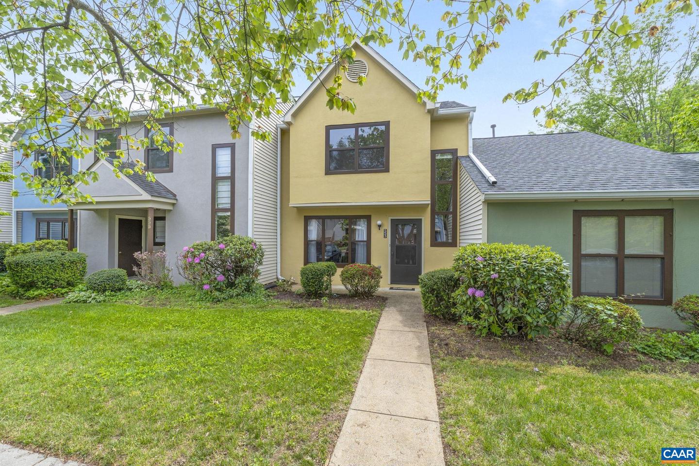 553 MILLSTONE CT, CHARLOTTESVILLE, Virginia 22901, 2 Bedrooms Bedrooms, ,1 BathroomBathrooms,Residential,For sale,553 MILLSTONE CT,664277 MLS # 664277