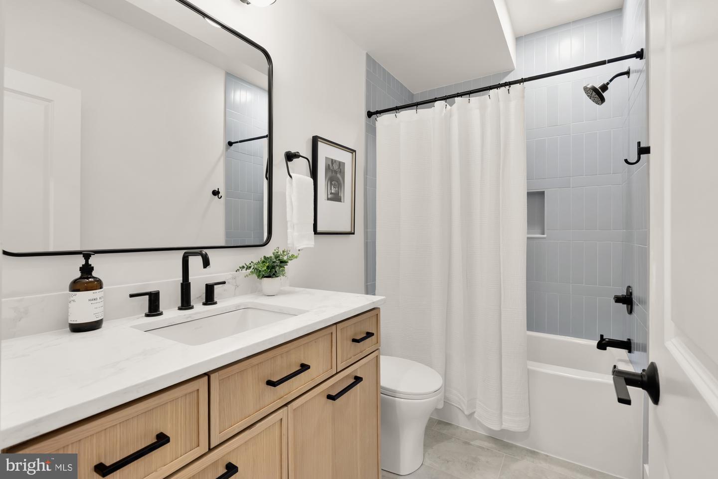 1325 ORREN ST NE #1, WASHINGTON, District Of Columbia 20002, 3 Bedrooms Bedrooms, ,3 BathroomsBathrooms,Residential,For sale,1325 ORREN ST NE #1,DCDC2199774 MLS # DCDC2199774