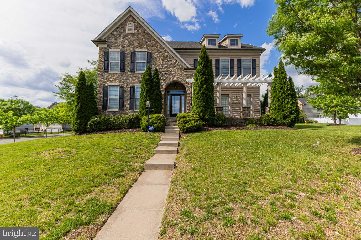 2166 PORT POTOMAC AVE, WOODBRIDGE, Virginia 22191, 5 Bedrooms Bedrooms, ,3 BathroomsBathrooms,Residential,For sale,2166 PORT POTOMAC AVE,VAPW2094316 MLS # VAPW2094316