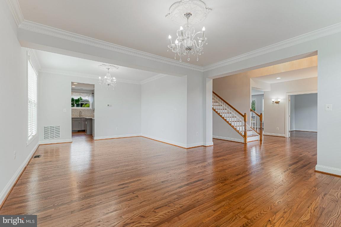 2166 PORT POTOMAC AVE, WOODBRIDGE, Virginia 22191, 5 Bedrooms Bedrooms, ,3 BathroomsBathrooms,Residential,For sale,2166 PORT POTOMAC AVE,VAPW2094316 MLS # VAPW2094316