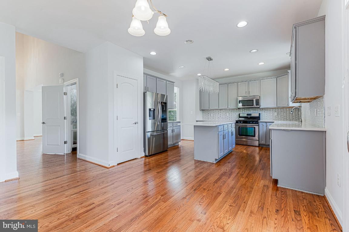 2166 PORT POTOMAC AVE, WOODBRIDGE, Virginia 22191, 5 Bedrooms Bedrooms, ,3 BathroomsBathrooms,Residential,For sale,2166 PORT POTOMAC AVE,VAPW2094316 MLS # VAPW2094316