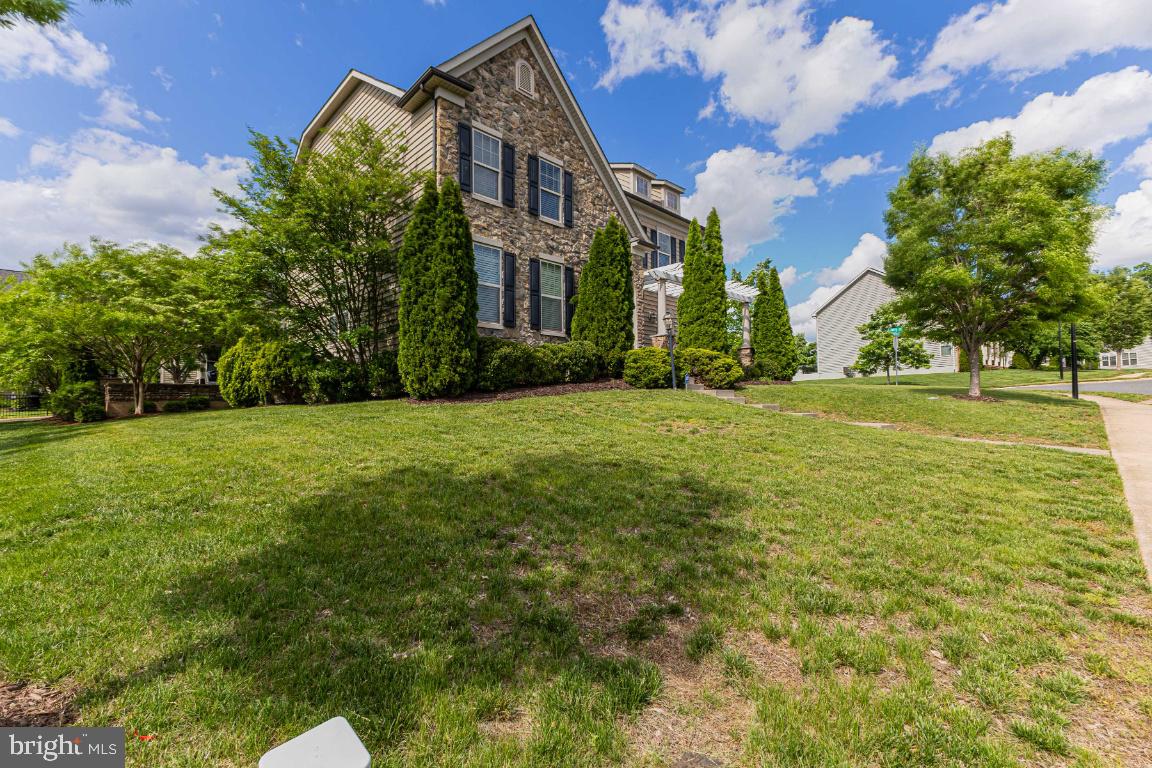 2166 PORT POTOMAC AVE, WOODBRIDGE, Virginia 22191, 5 Bedrooms Bedrooms, ,3 BathroomsBathrooms,Residential,For sale,2166 PORT POTOMAC AVE,VAPW2094316 MLS # VAPW2094316