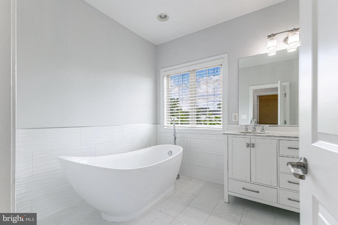 2166 PORT POTOMAC AVE, WOODBRIDGE, Virginia 22191, 5 Bedrooms Bedrooms, ,3 BathroomsBathrooms,Residential,For sale,2166 PORT POTOMAC AVE,VAPW2094316 MLS # VAPW2094316
