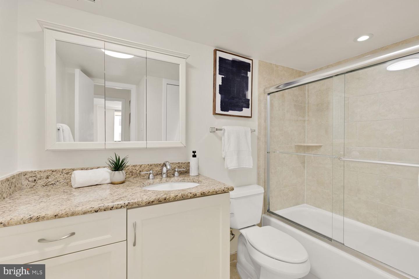 1325 18TH ST NW #509, WASHINGTON, District Of Columbia 20036, 1 Bedroom Bedrooms, ,1 BathroomBathrooms,Residential,For sale,1325 18TH ST NW #509,DCDC2199808 MLS # DCDC2199808