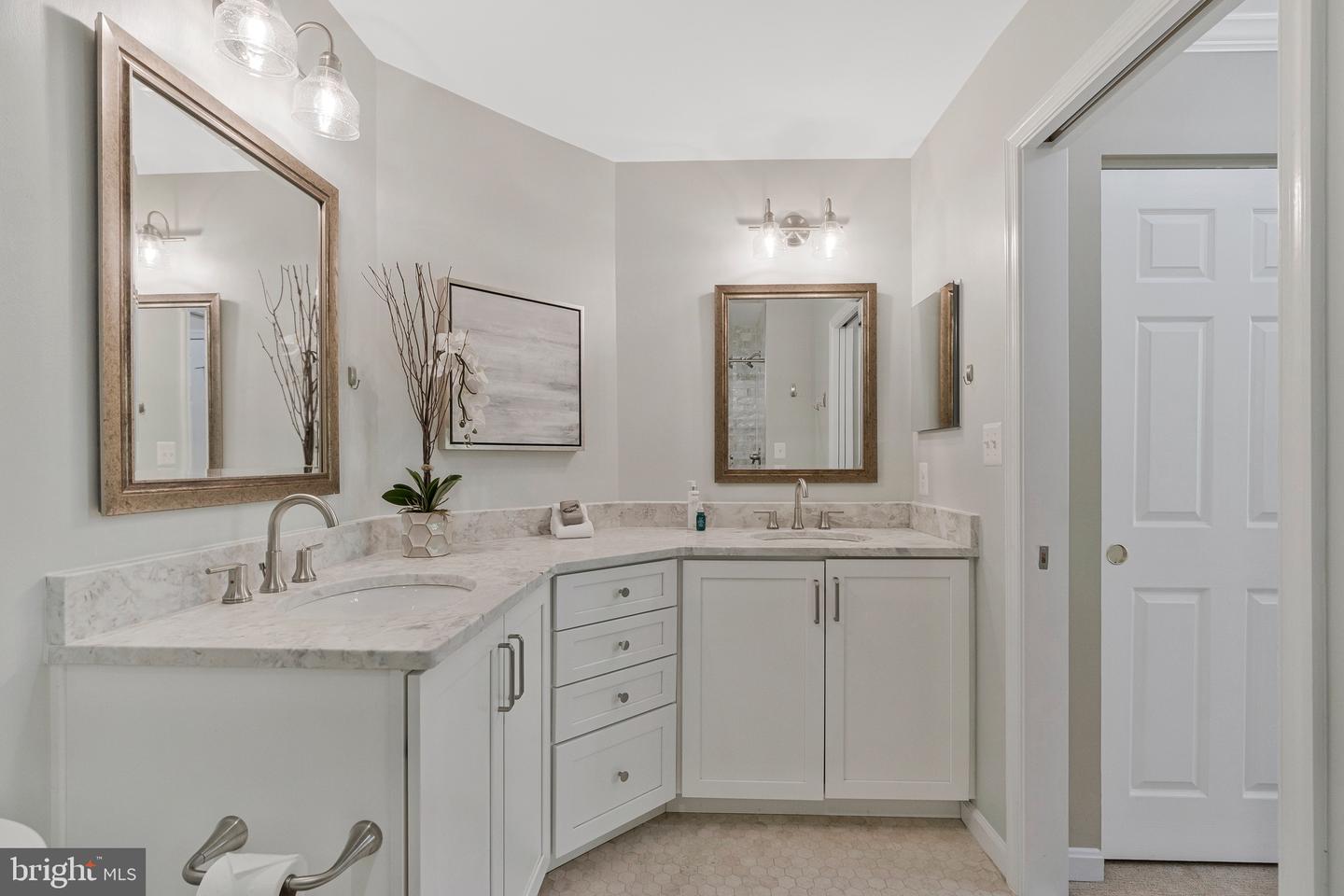 11402-J GATE HILL PL #57, RESTON, Virginia 20194, 2 Bedrooms Bedrooms, ,2 BathroomsBathrooms,Residential,For sale,11402-J GATE HILL PL #57,VAFX2239710 MLS # VAFX2239710