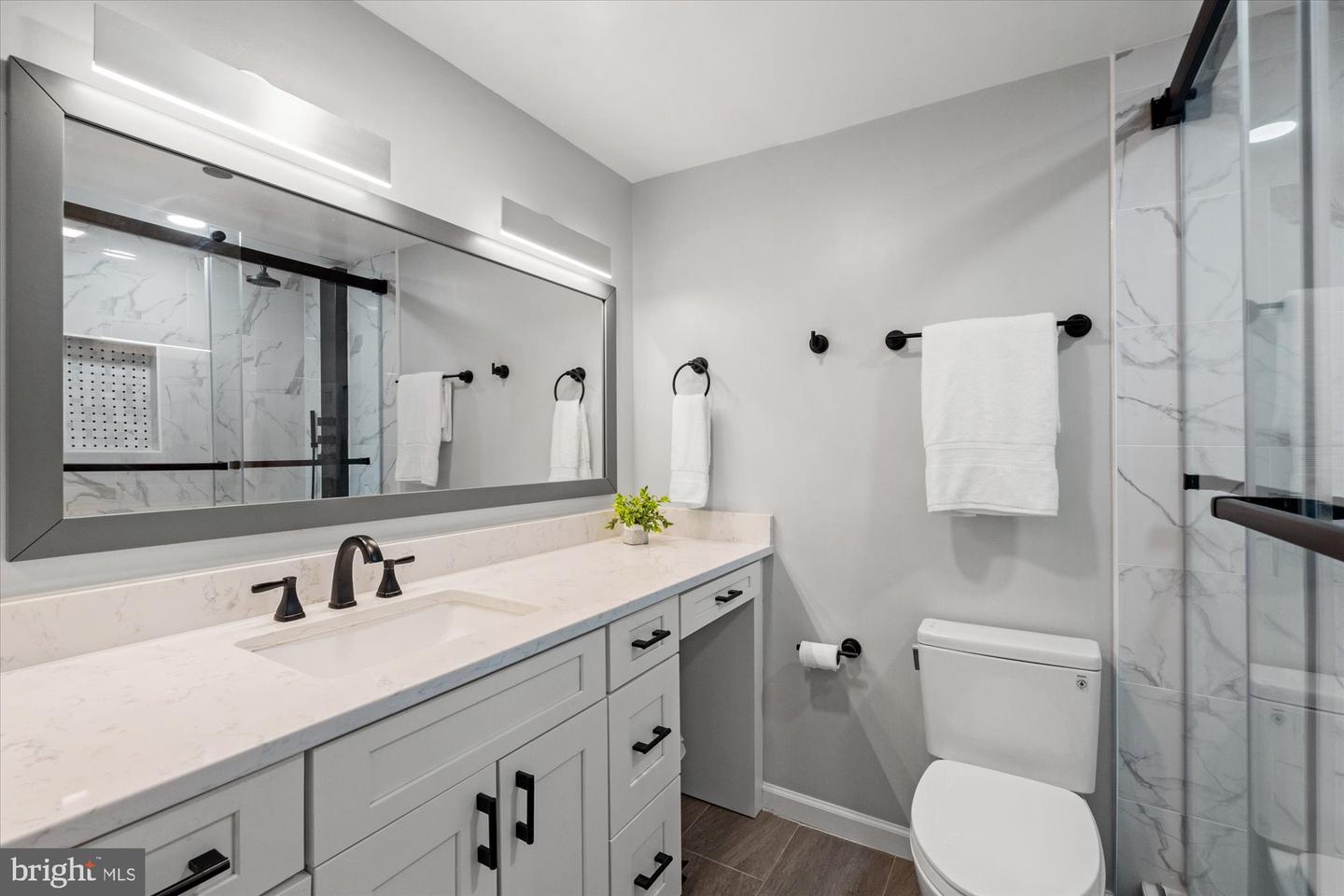 1805 CRYSTAL DR #1011S, ARLINGTON, Virginia 22202, 2 Bedrooms Bedrooms, ,2 BathroomsBathrooms,Residential,For sale,1805 CRYSTAL DR #1011S,VAAR2057286 MLS # VAAR2057286