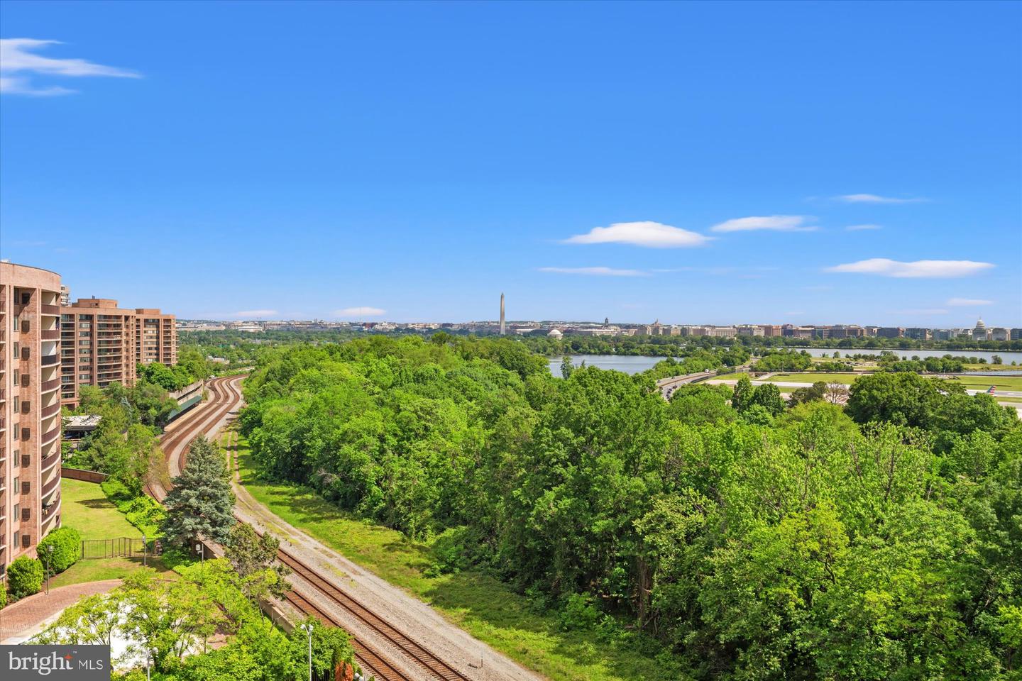 1805 CRYSTAL DR #1011S, ARLINGTON, Virginia 22202, 2 Bedrooms Bedrooms, ,2 BathroomsBathrooms,Residential,For sale,1805 CRYSTAL DR #1011S,VAAR2057286 MLS # VAAR2057286