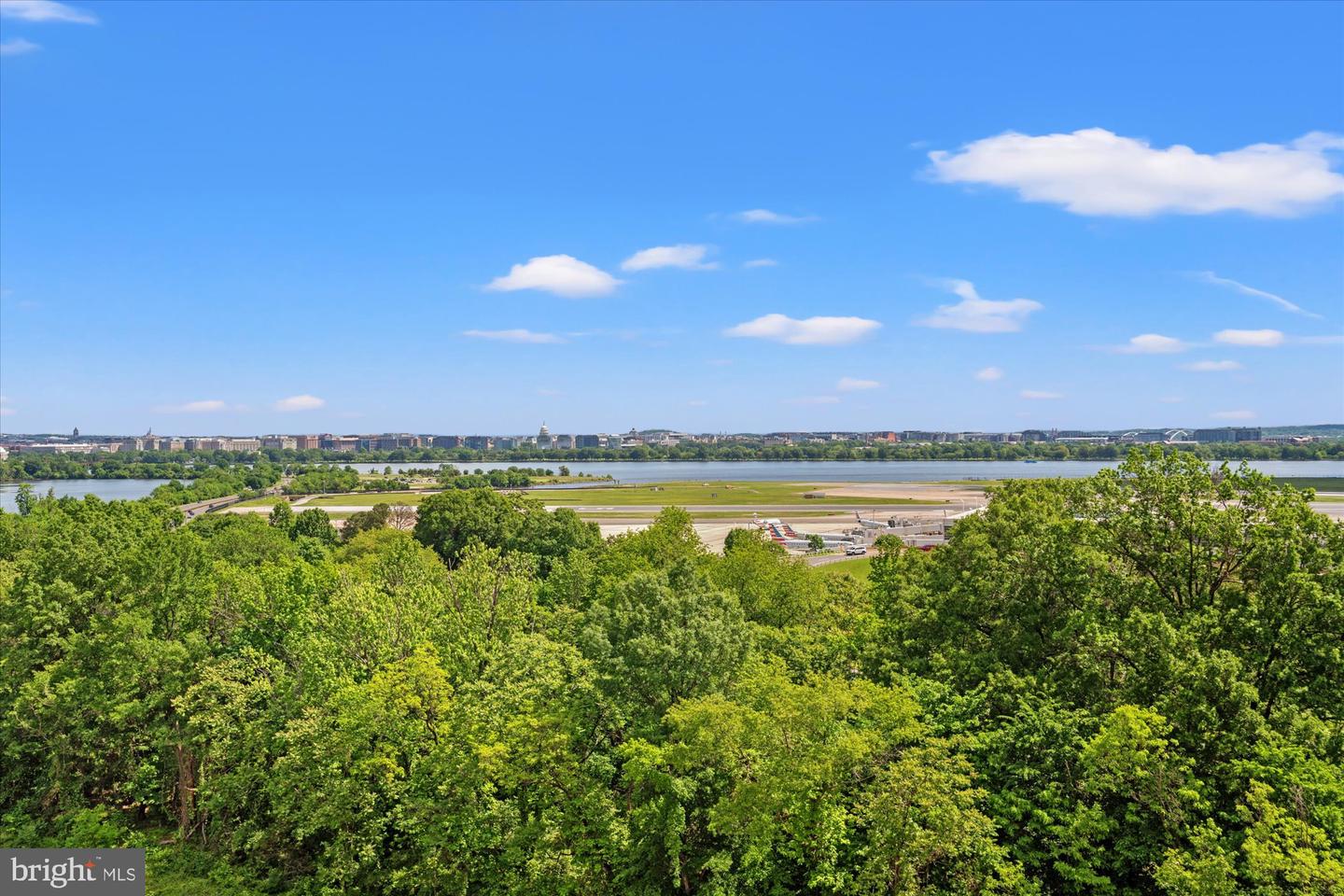 1805 CRYSTAL DR #1011S, ARLINGTON, Virginia 22202, 2 Bedrooms Bedrooms, ,2 BathroomsBathrooms,Residential,For sale,1805 CRYSTAL DR #1011S,VAAR2057286 MLS # VAAR2057286