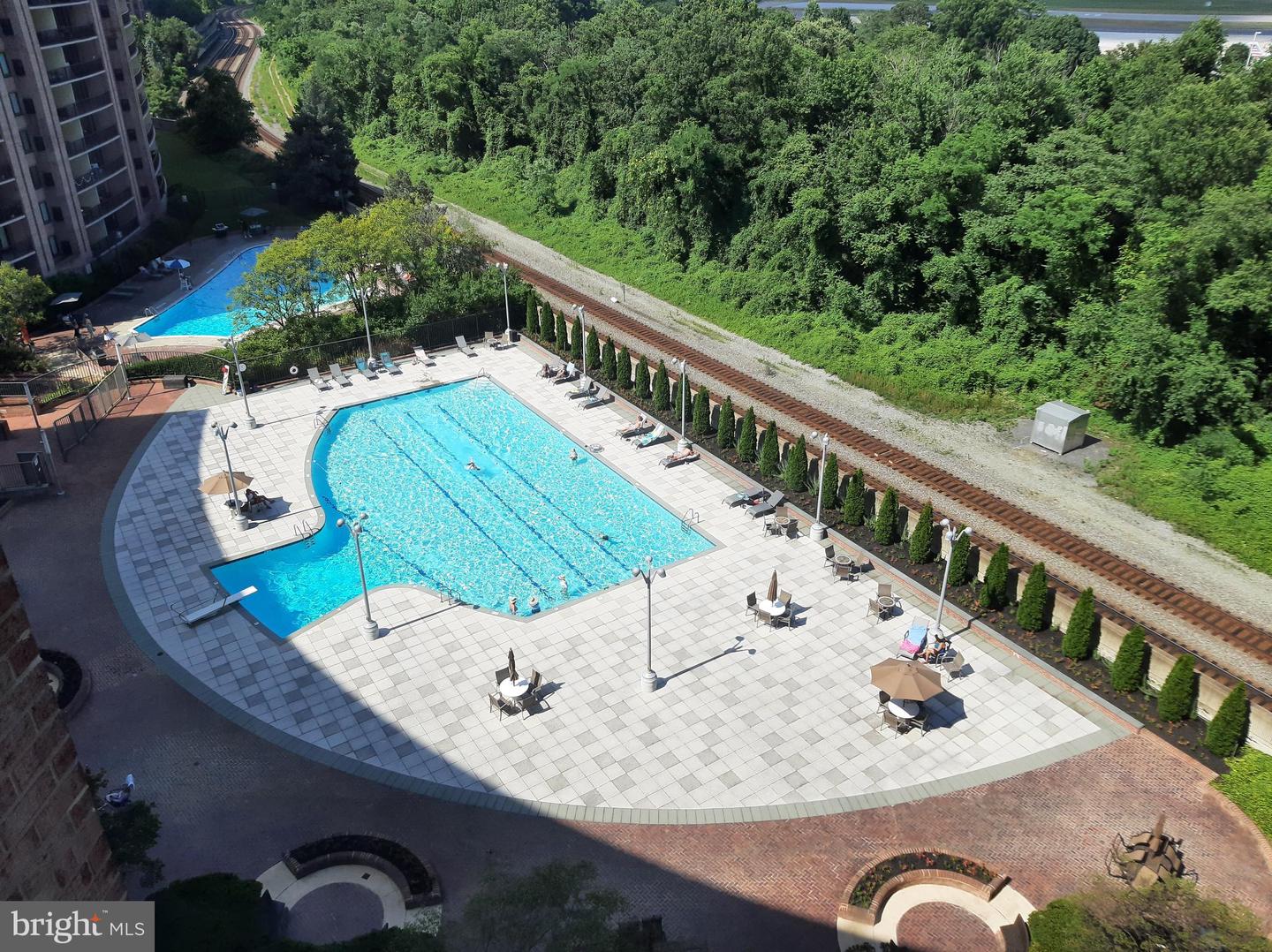 1805 CRYSTAL DR #1011S, ARLINGTON, Virginia 22202, 2 Bedrooms Bedrooms, ,2 BathroomsBathrooms,Residential,For sale,1805 CRYSTAL DR #1011S,VAAR2057286 MLS # VAAR2057286