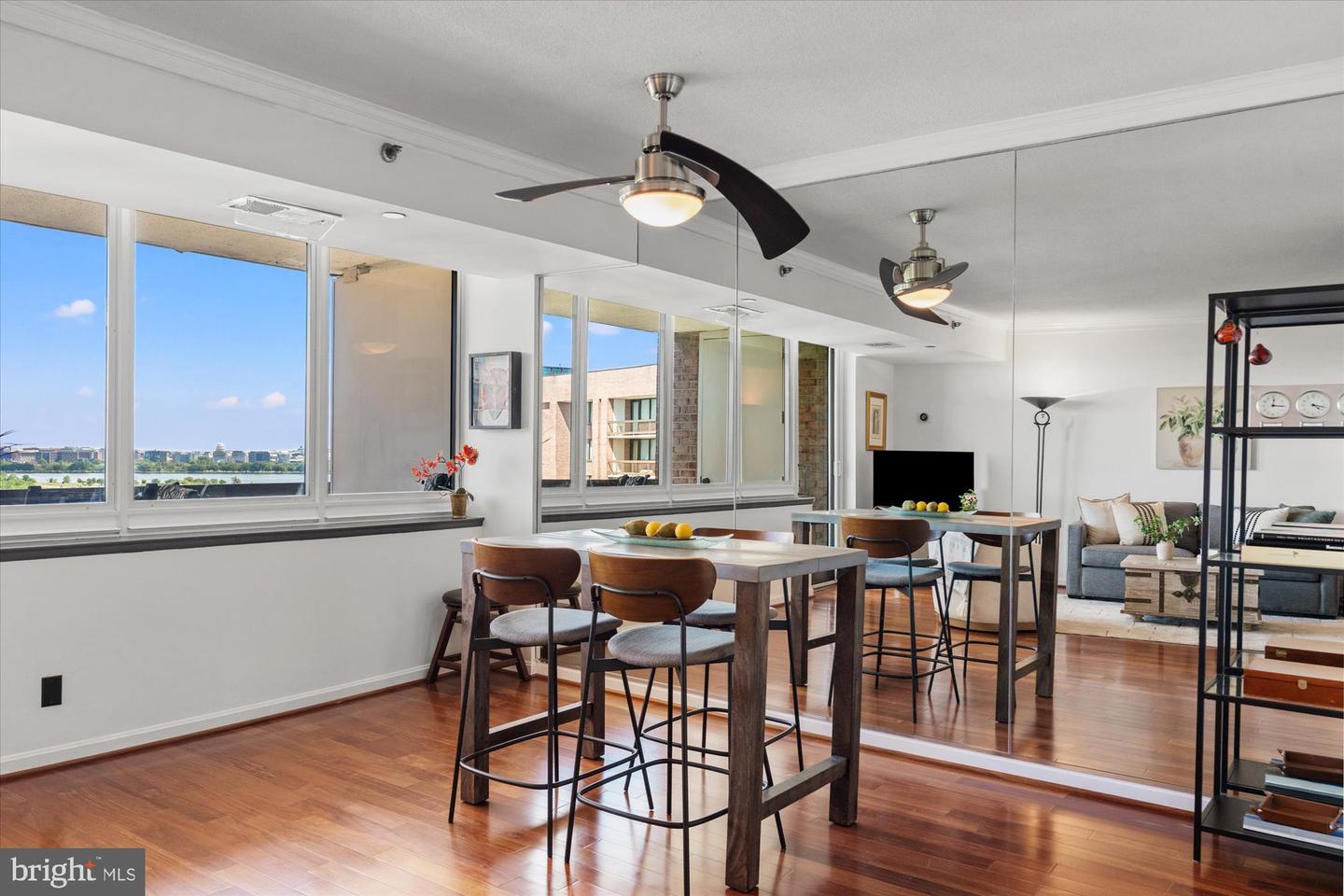 1805 CRYSTAL DR #1011S, ARLINGTON, Virginia 22202, 2 Bedrooms Bedrooms, ,2 BathroomsBathrooms,Residential,For sale,1805 CRYSTAL DR #1011S,VAAR2057286 MLS # VAAR2057286