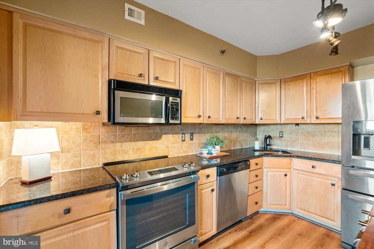 1805 CRYSTAL DR #1011S, ARLINGTON, Virginia 22202, 2 Bedrooms Bedrooms, ,2 BathroomsBathrooms,Residential,For sale,1805 CRYSTAL DR #1011S,VAAR2057286 MLS # VAAR2057286