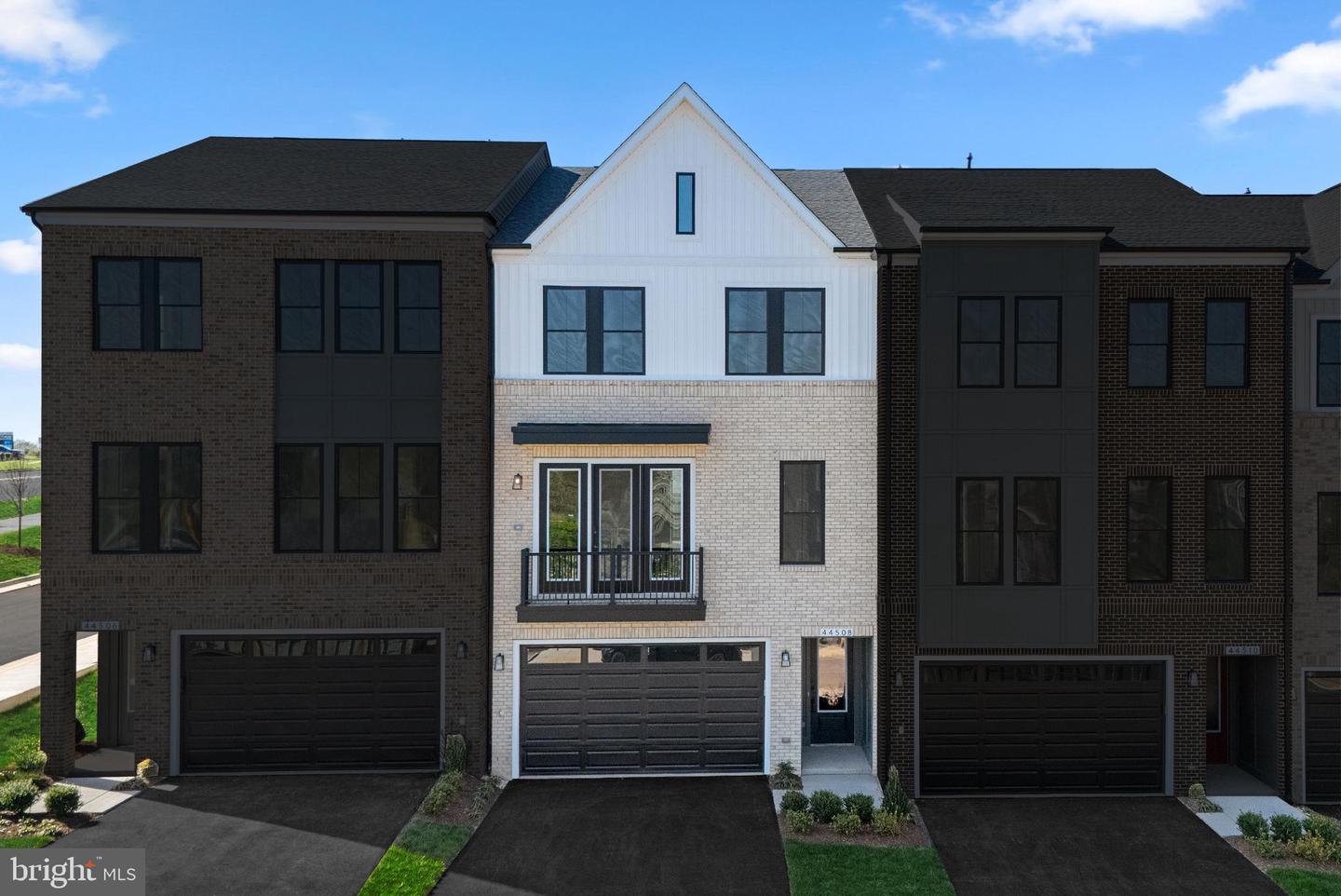 44508 LOWESTOFT SQ, ASHBURN, Virginia 20147, 3 Bedrooms Bedrooms, ,2 BathroomsBathrooms,Residential,For sale,44508 LOWESTOFT SQ,VALO2096032 MLS # VALO2096032
