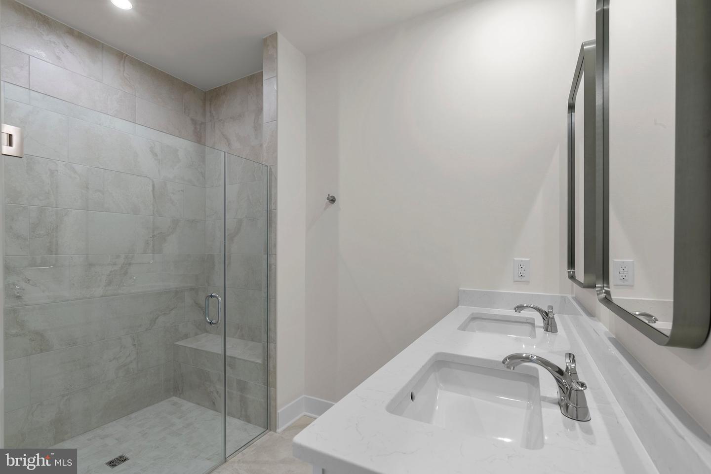 44508 LOWESTOFT SQ, ASHBURN, Virginia 20147, 3 Bedrooms Bedrooms, ,2 BathroomsBathrooms,Residential,For sale,44508 LOWESTOFT SQ,VALO2096032 MLS # VALO2096032
