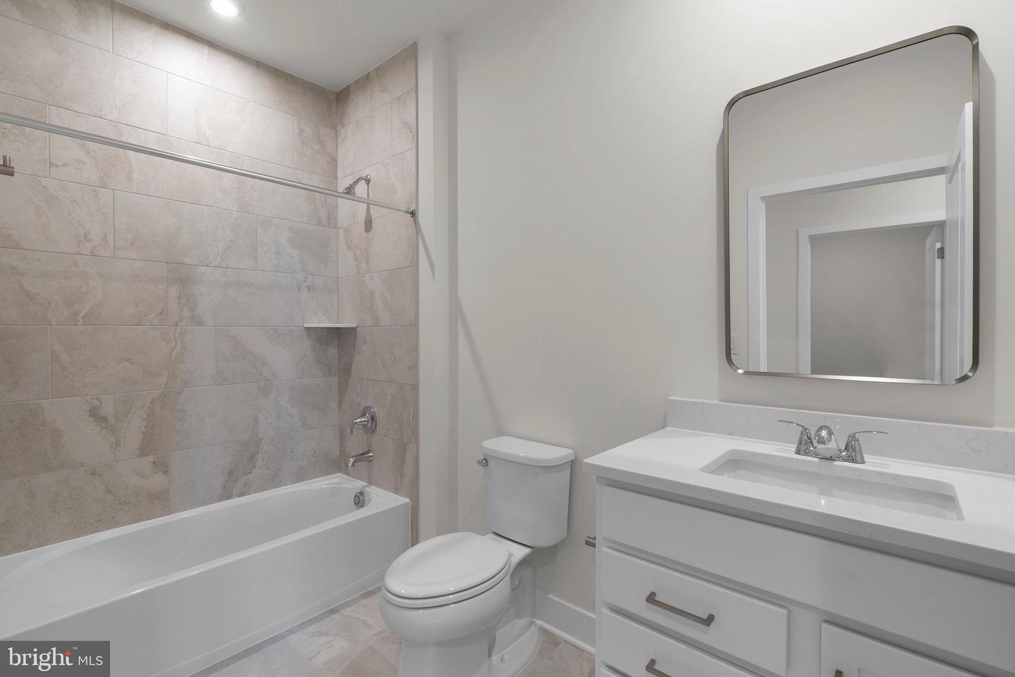 44508 LOWESTOFT SQ, ASHBURN, Virginia 20147, 3 Bedrooms Bedrooms, ,2 BathroomsBathrooms,Residential,For sale,44508 LOWESTOFT SQ,VALO2096032 MLS # VALO2096032