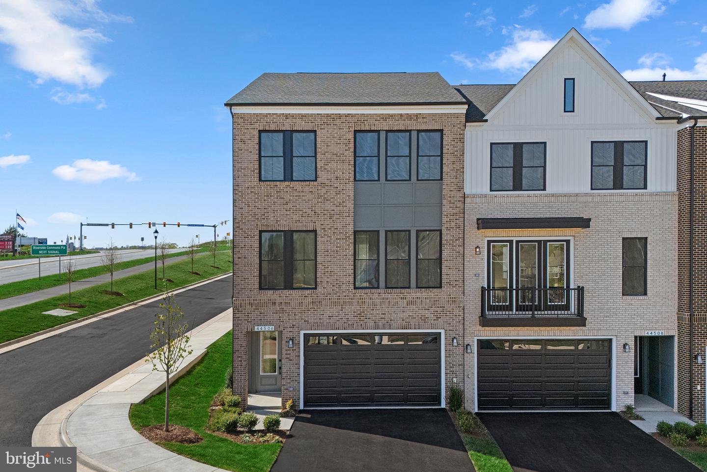 44506 LOWESTOFT SQ, ASHBURN, Virginia 20147, 3 Bedrooms Bedrooms, ,2 BathroomsBathrooms,Residential,For sale,44506 LOWESTOFT SQ,VALO2096036 MLS # VALO2096036