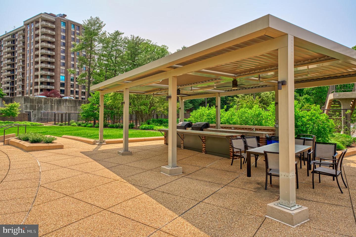 1800 OLD MEADOW RD #609, MCLEAN, Virginia 22102, 1 Bedroom Bedrooms, ,1 BathroomBathrooms,Residential,For sale,1800 OLD MEADOW RD #609,VAFX2196194 MLS # VAFX2196194